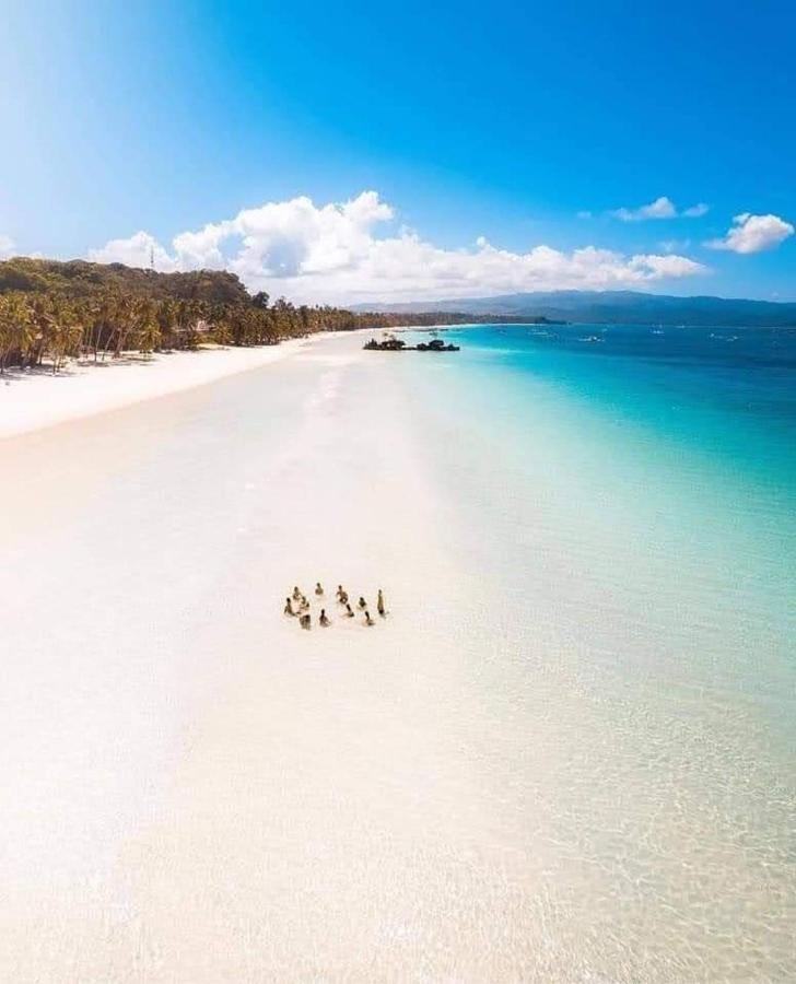 Appartamento Alta Vista De Boracay By Crystal Yapak Esterno foto